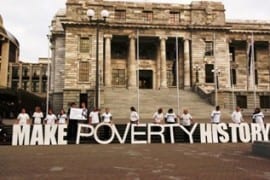 Make Poverty History campaigners on the steps of Auckland musem